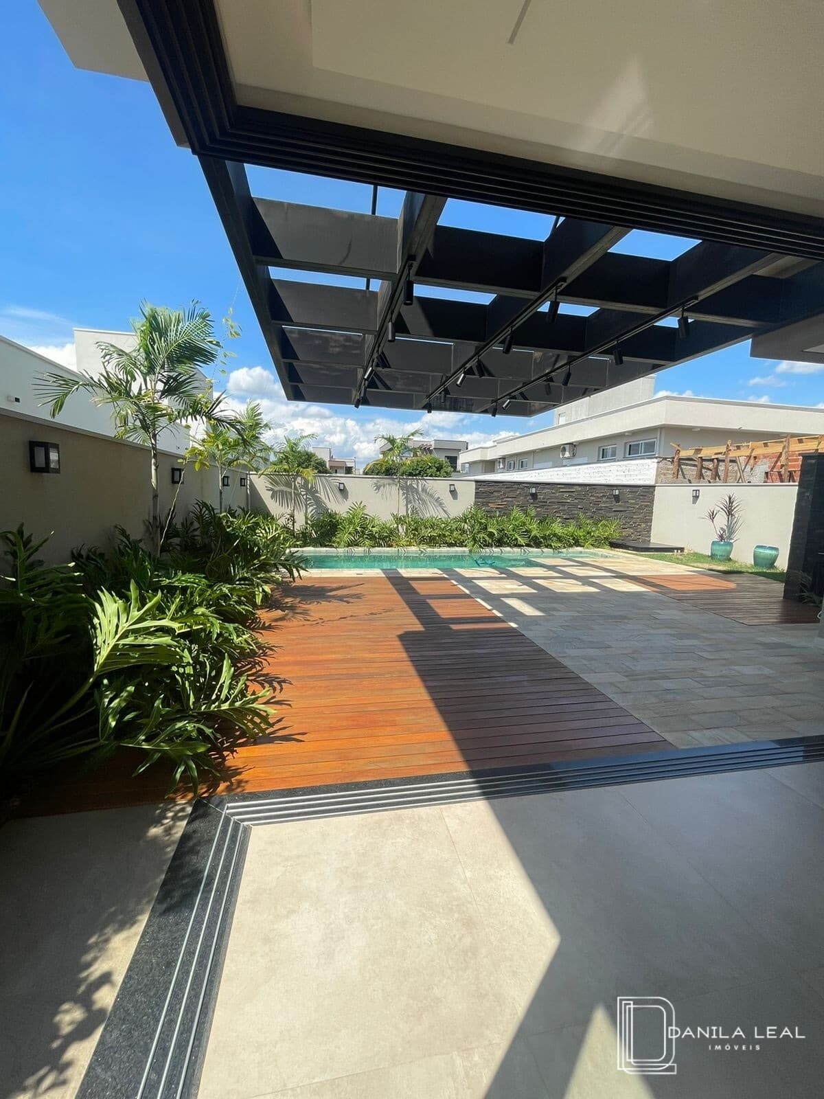 Casa em Condomínio Quinta das Tipuanas