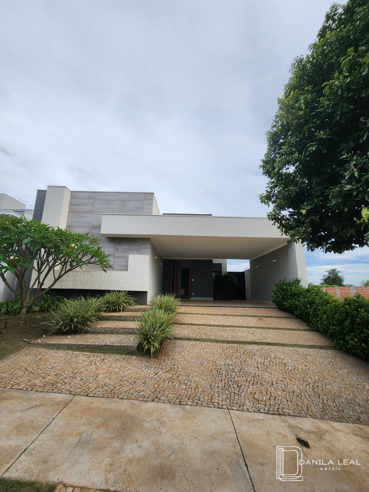Casa em Condomínio Quinta das Tipuanas