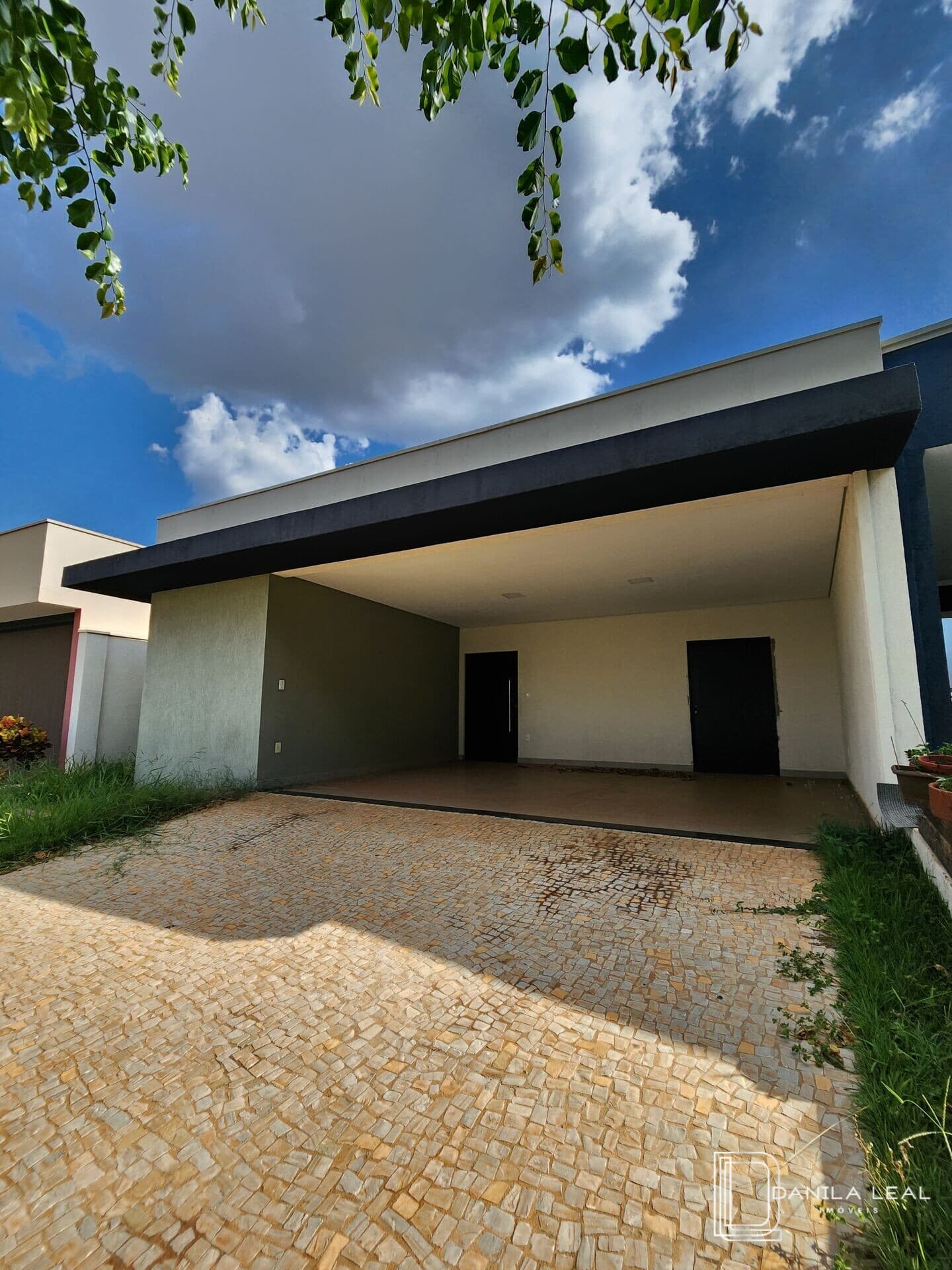 Casa em Condomínio Village Damha I