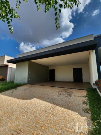 Casa em Condomínio Village Damha I