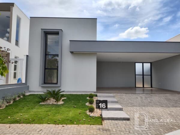 Casa em Condomínio Village Damha III