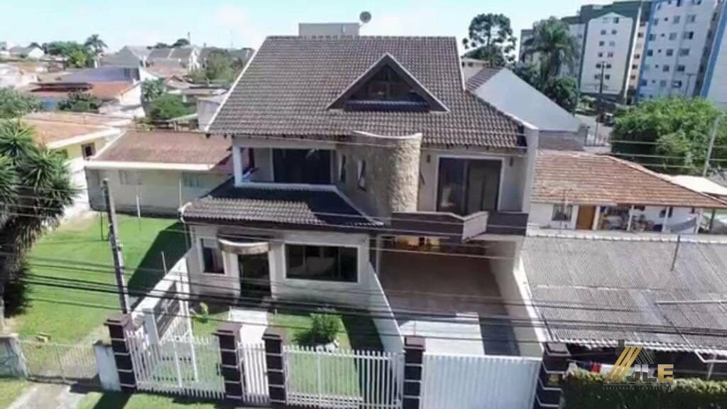 Sobrado-Alto-Padrao-para-Venda-em-Hauer-Curitiba-PR