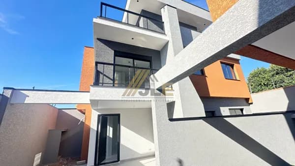 Tríplex em Condomínio no Guaira