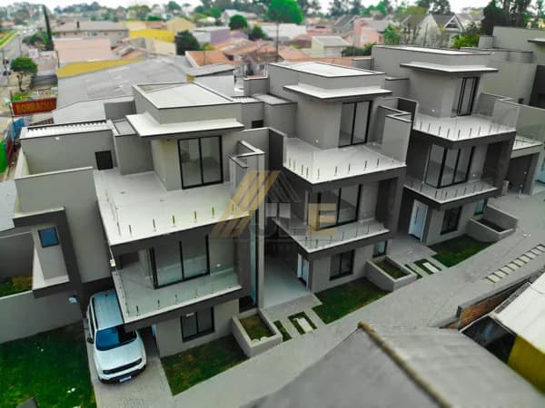 Sobrado com terraço no Boqueirão, Curitiba/PR
