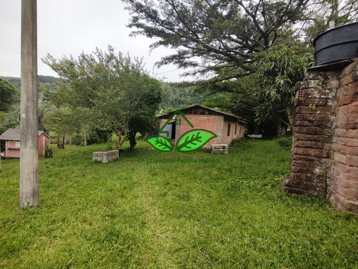 Vende: Lindo sítio a 4 km da RS-020, na parada 100 com casa, açude e arroio em Morungava, Gravataí/RS