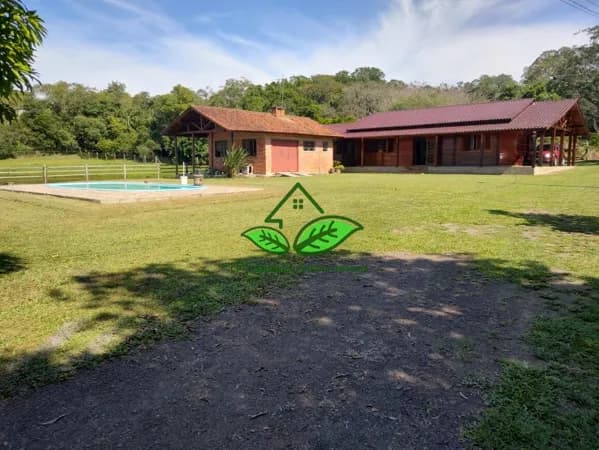 Vende: Linda propriedade com piscina, açude, escriturada, com 20.000 m² de área a 100 m da RS-020 em Morungava, Gravataí/RS