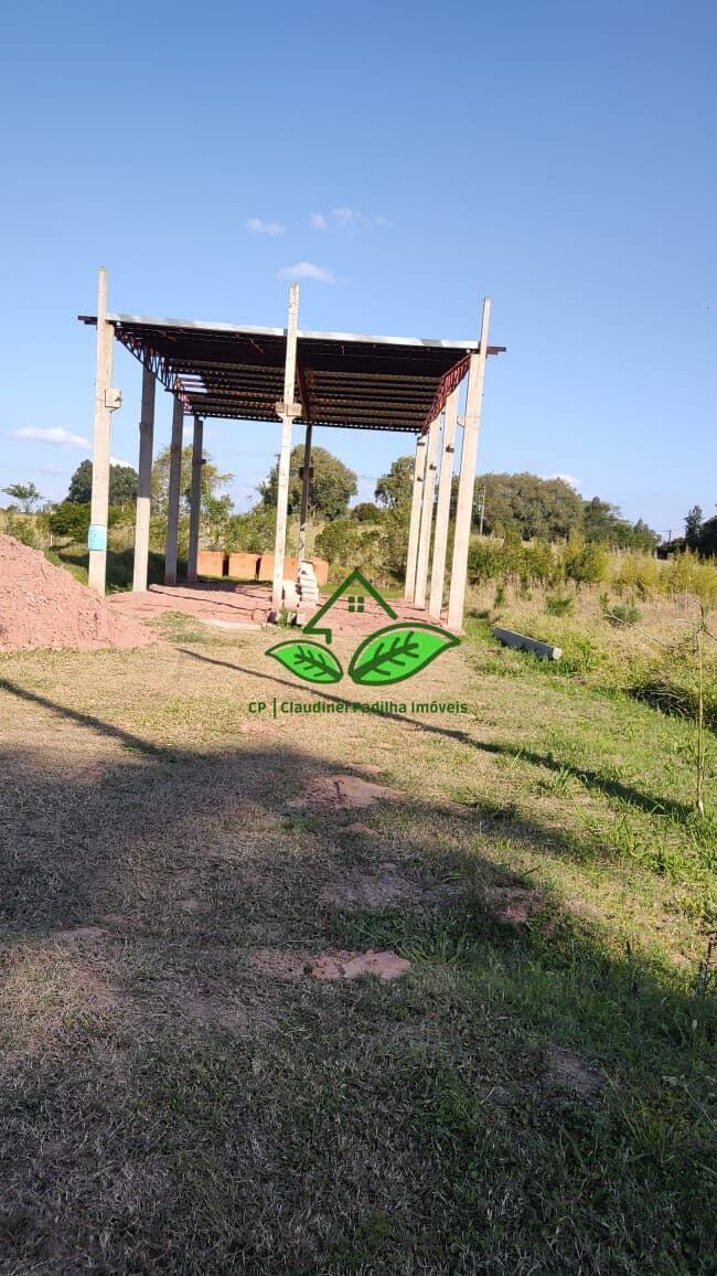 Vende: Pavilhão em construção de frente para a RS-020 na parada 95 em Gravataí/RS.