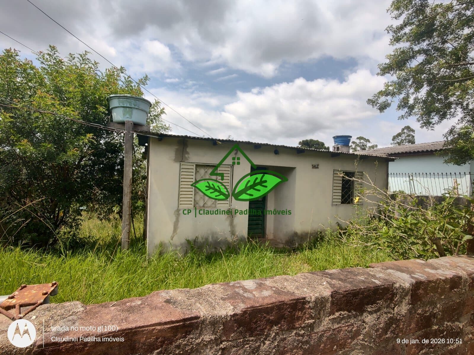 Terreno com casa à venda a 700 m da RS-020 na parada 83 em Gravataí/RS