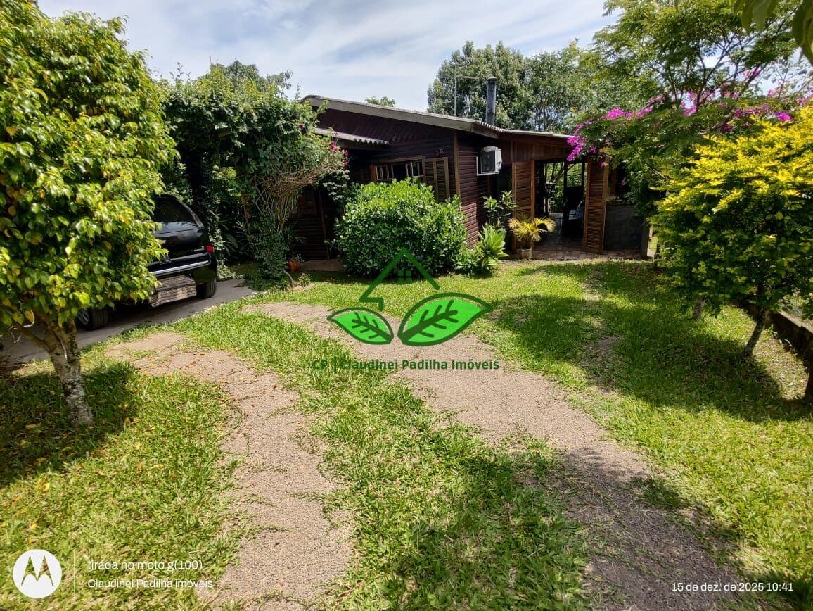 Casa semimobiliada à venda a 200 m do asfalto na parada 94 da RS-020 em Morungava-Gravataí/RS