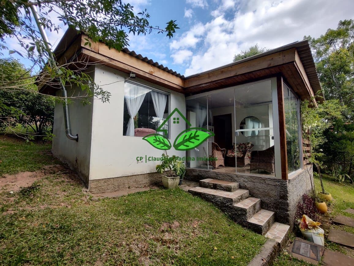 Vende: Sítio semimobiliado, localizado 1 km da RS-020 na parada 111 em Taquara/RS.