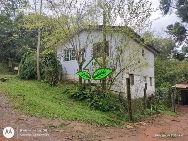Casa à venda a 1,5 km da RS-020 na parada 100 em Morungava, Gravataí/RS