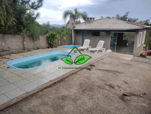Vende: Ótimo sítio com piscina e salão de festas na parada 108 em Taquara/RS.