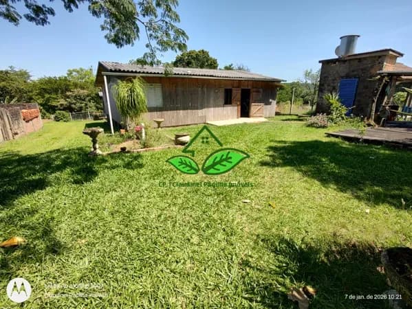 Sítio com duas casas à venda a 500 m da RS-020, na parada 101 em Morungava-Gravataí/RS