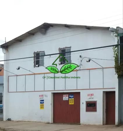 Vende: Pavilhão, escriturado, com duas frentes de rua a 150 m da RS-030 em Gravataí/RS