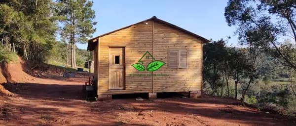 Área de terra com casa simples a 5 km da RS-020 na parada 100 em Gravataí/RS
