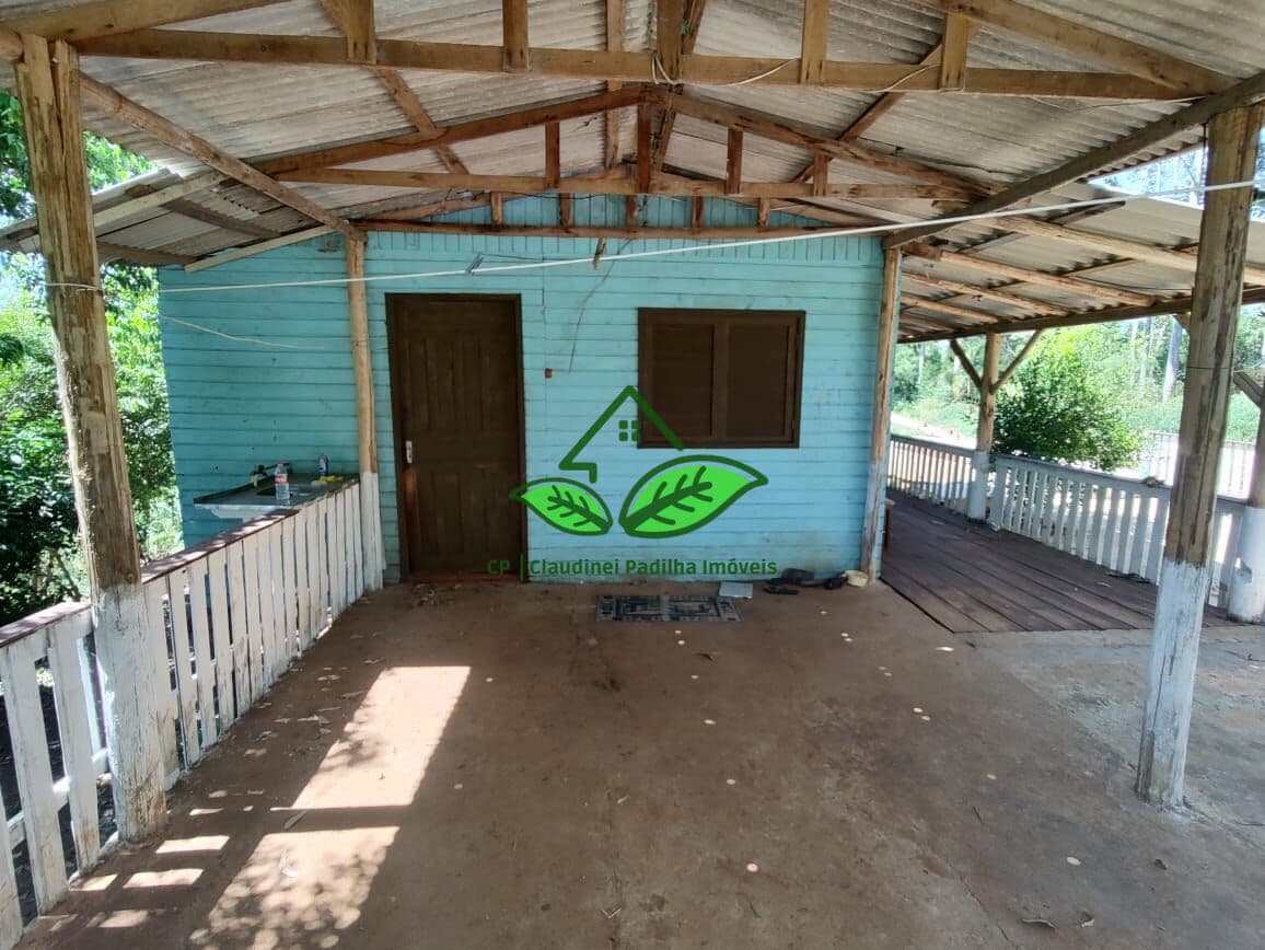 Vende: Lindo sítio com piscina e 2.500 m² de área, a 3,5 km da RS-020 na parada 105 em Taquara/RS
