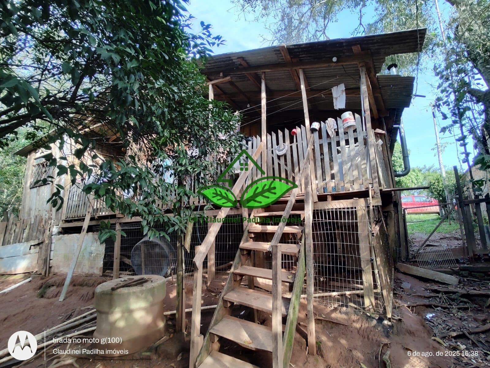 Terreno com casa simples à venda, a 1.500 m da RS-020 na parada 100 em Morungava