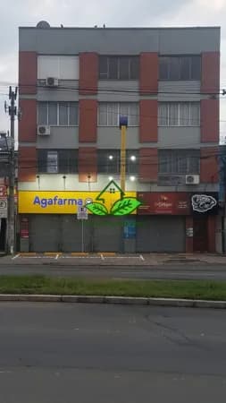 Apartamento com 4 dormitórios, sendo 1 suíte, de frente para a Av. Flores da Cunha, na parada 59 em Cachoeirinha/RS