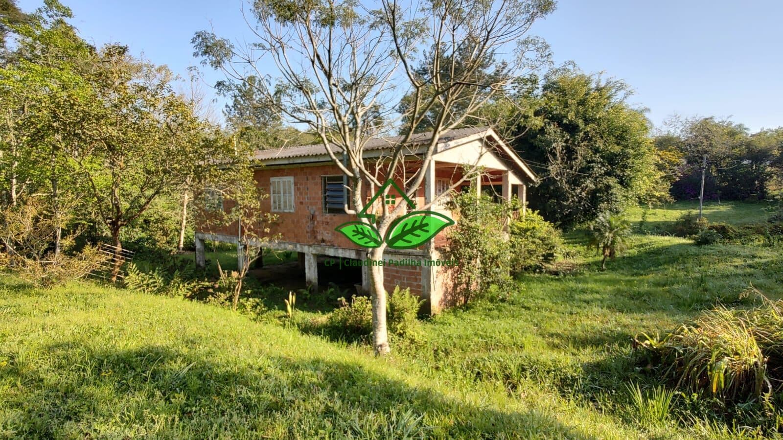 Sítio de esquina escriturado