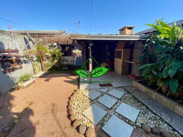 Casa semimobiliada à venda com ponto comercial na frente, em uma das principais avenidas em Cachoeirinha/RS
