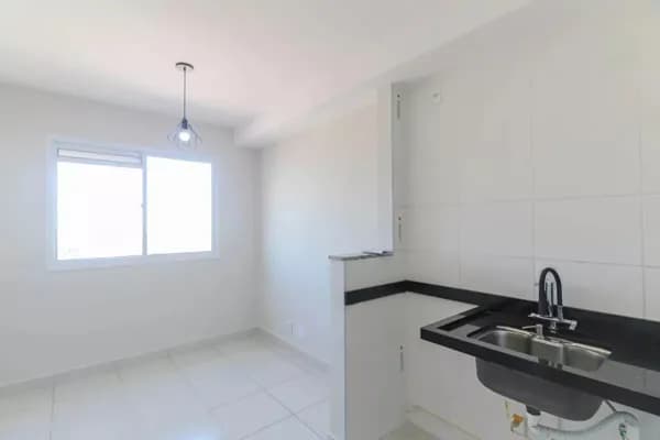 Apartamento de 1 Dormitório a Venda em Frente a Estação