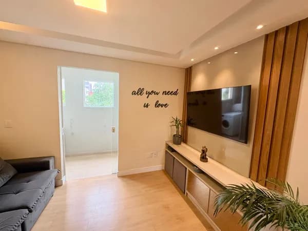 Apartamento Reformado a Venda Próximo da Estação Guilhermina Esperança