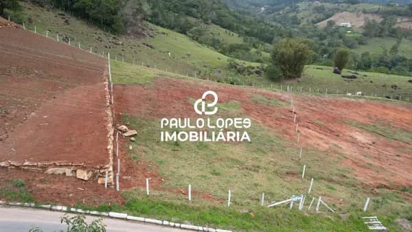 TERRENO AMPLO de 1.525m² com MATRICULA no Morro do Freitas em Paulo Lopes