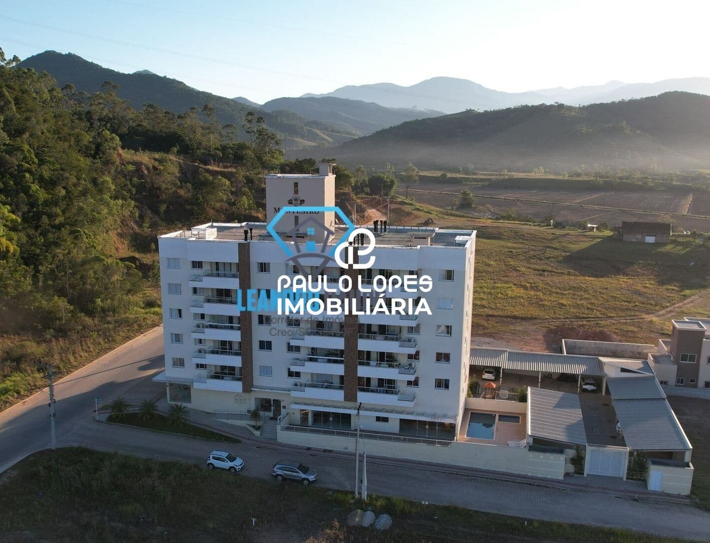 Apartamento 3 quartos e 2 vagas no Centro de Paulo Lopes