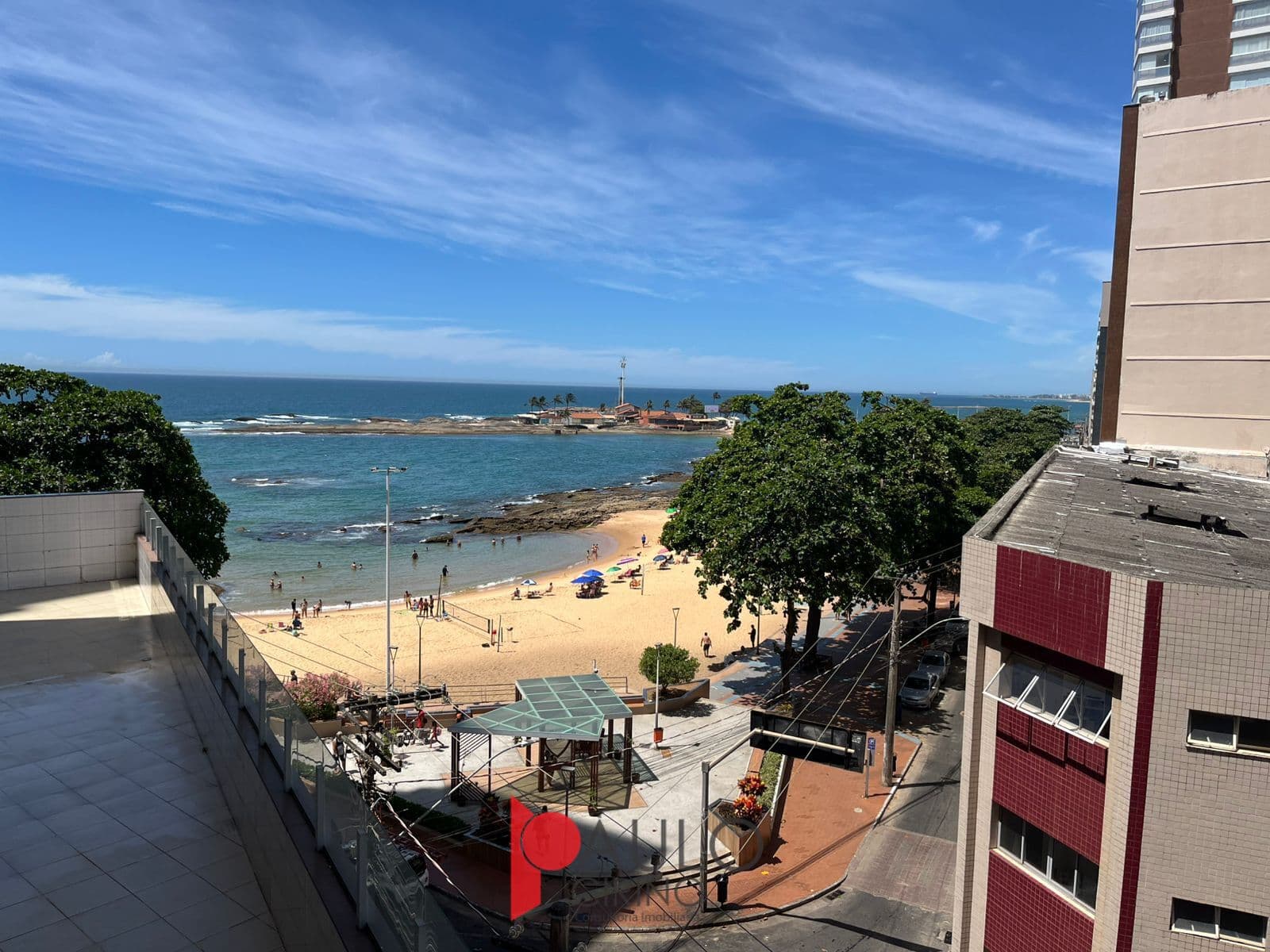 Apartamento de 3 Quartos com Vista para a Praia das Castanheiras no Centro de Guarapari