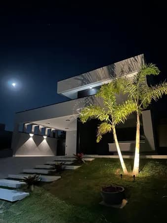 Casa Térrea com lindo Jardim no Residencial Pecan