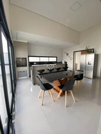 Lar Aconchegante no Gran Ville São Venâncio: Conforto e Lazer