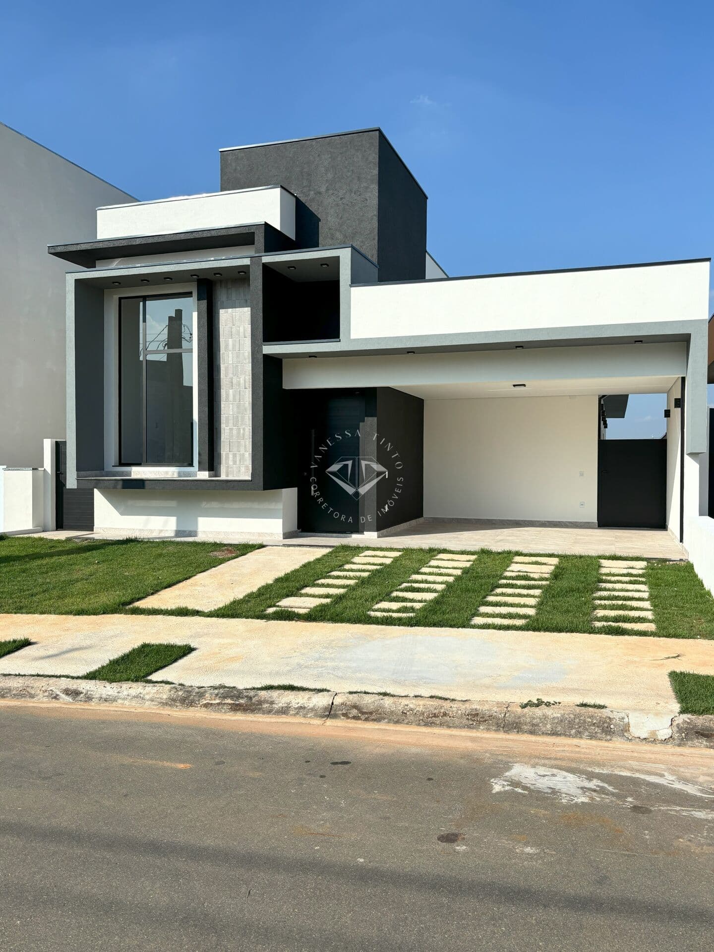 Casa em Condomínio com 3 Suítes, Escritório e Amplo Espaço para lazer