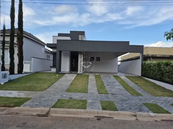 Sobrado invertido em Condomínio com 3 suites