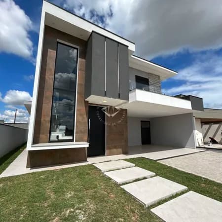 Sobrado em Condomínio com 3 suítes, sendo a Master com Closet + Escritório