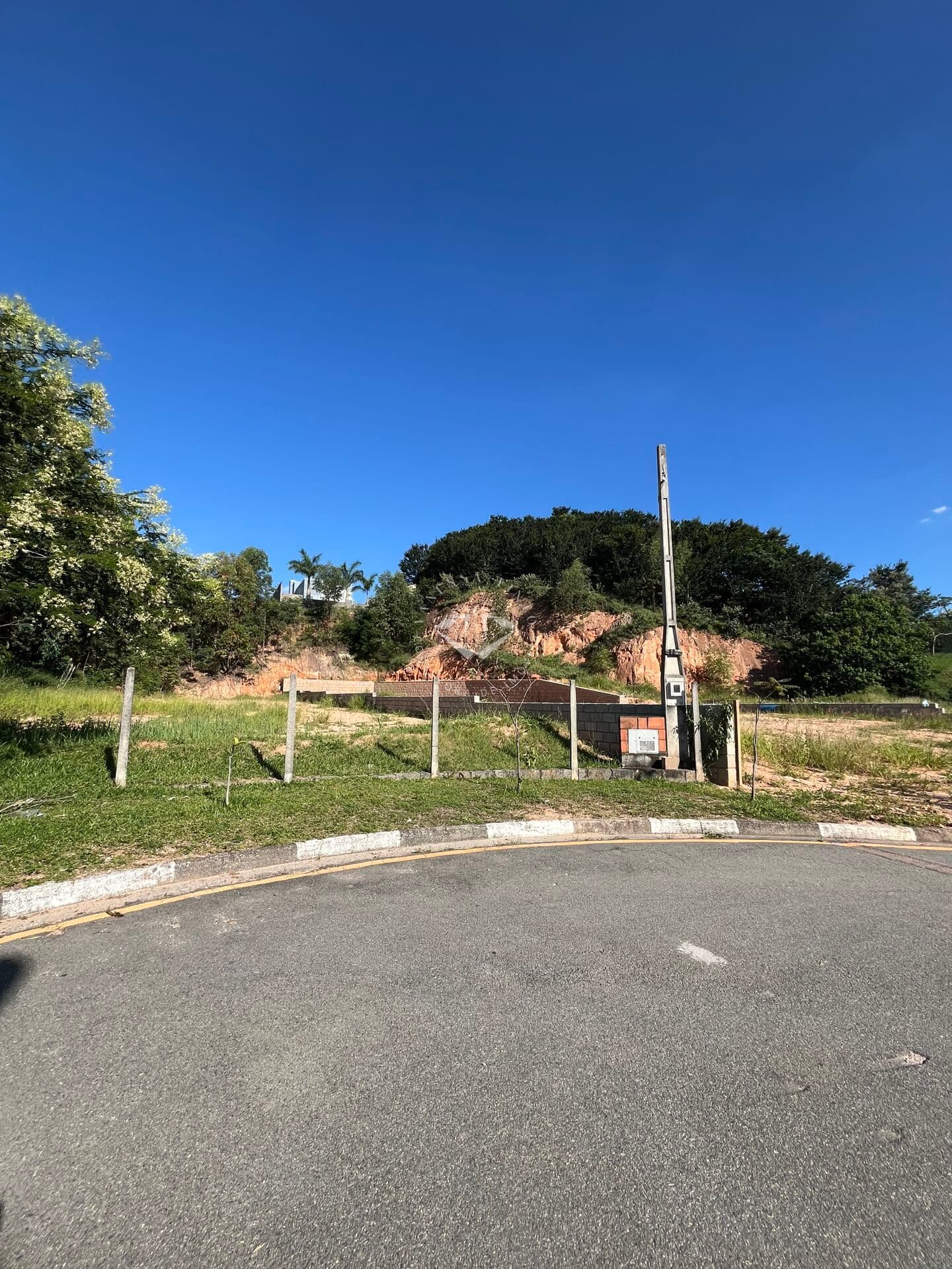 Terreno privilegiado ao lado da Natureza