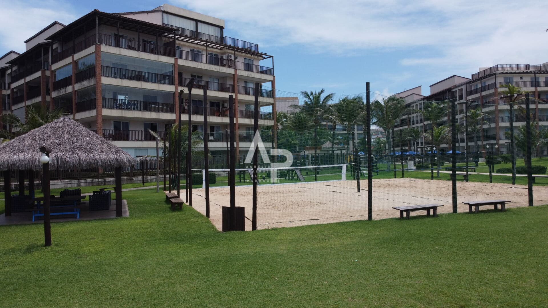 Apartamento pé na areia à venda no bairro Porto Das Dunas - Aquiraz/CE