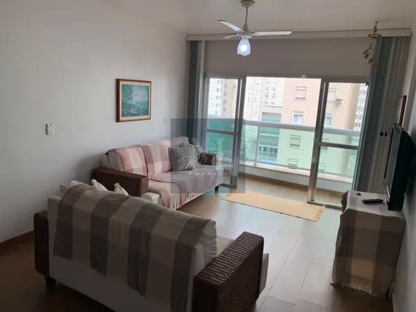 Região nobre ao lado da praia. Vista parcial. Com 142m2 útil. Reformado. 03 dormitórios. 01 suíte. 03 banheiros. Dependência. 01 vaga. Lazer