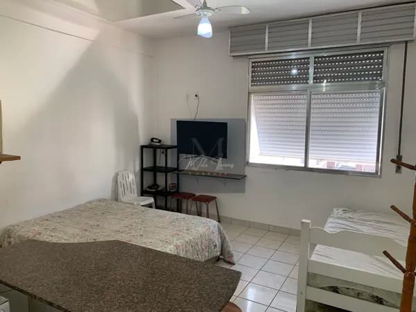 KITNET Reformada. Ao lado da praia e próximo do Centro.