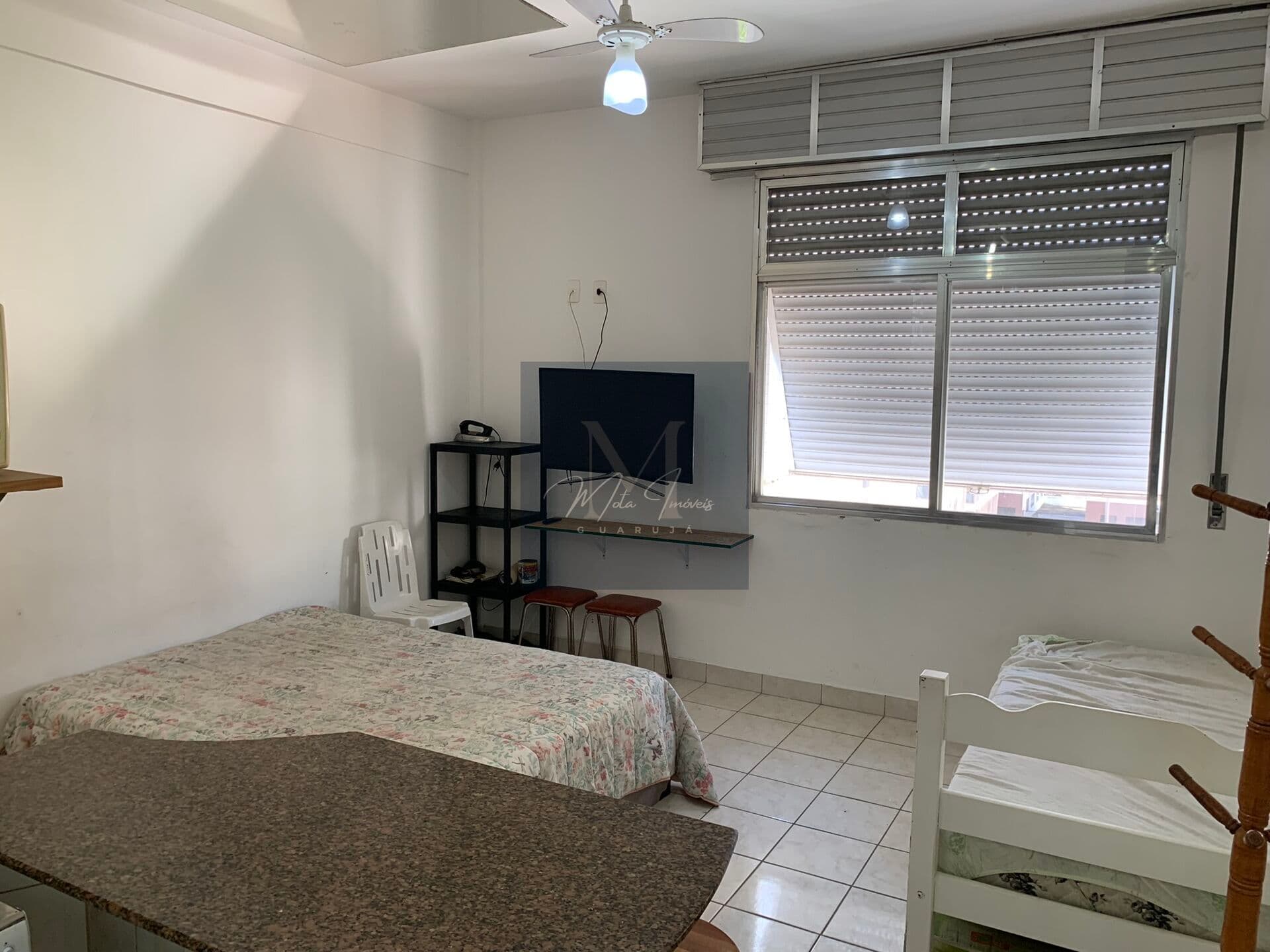 KITNET Reformada. Ao lado da praia e próximo do Centro.