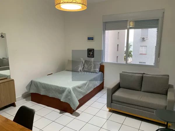 KITNET Reformado ao lado da praia com vista parcial para o Mar e perto do Centro