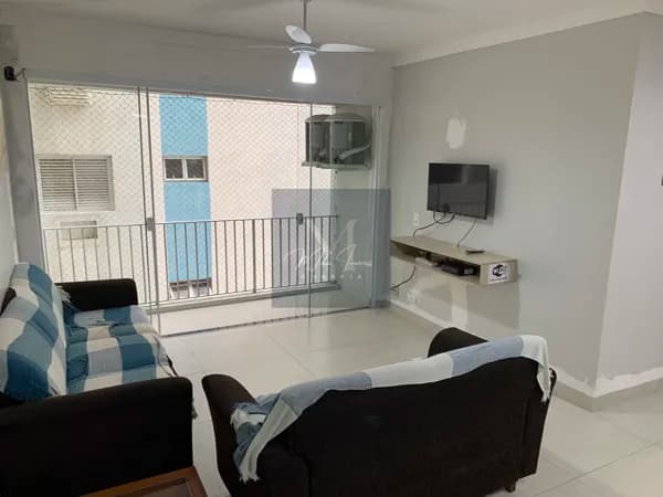 01 quadra da praia. Região Nobre e tranquila. Reformado. Climatizado. 02 Dormitórios. 01 suíte. Dependência. 01 vaga na garagem.Apartamento Padrão