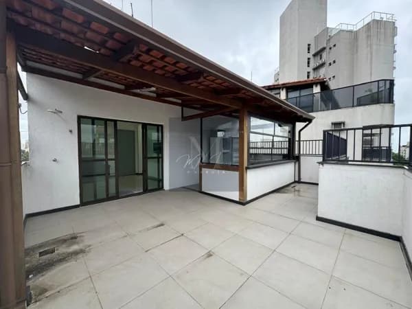 Cobertura Duplex Reformada com terraço Gourmet. 03 dormitórios. 01 vaga. Região do Carrefour.