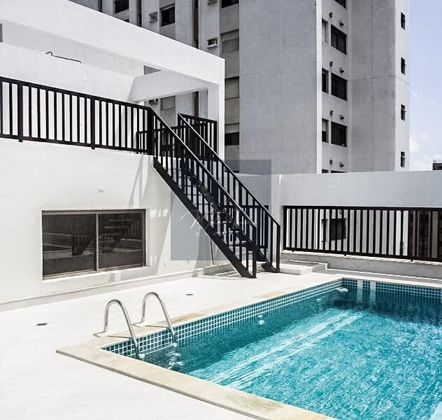 Cobertura Duplex com Piscina grande de Frente ao Mar. Reformado. 04 Dormitórios. 02 Suítes. 03 vagas