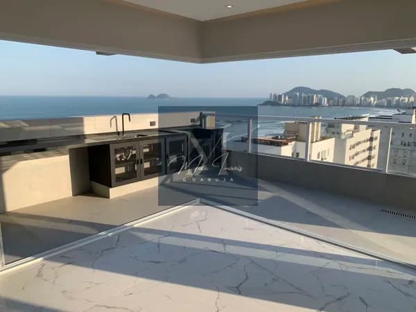 Cobertura Penthouse Avarandada com linda vista para o Mar. Ao lado da praia.