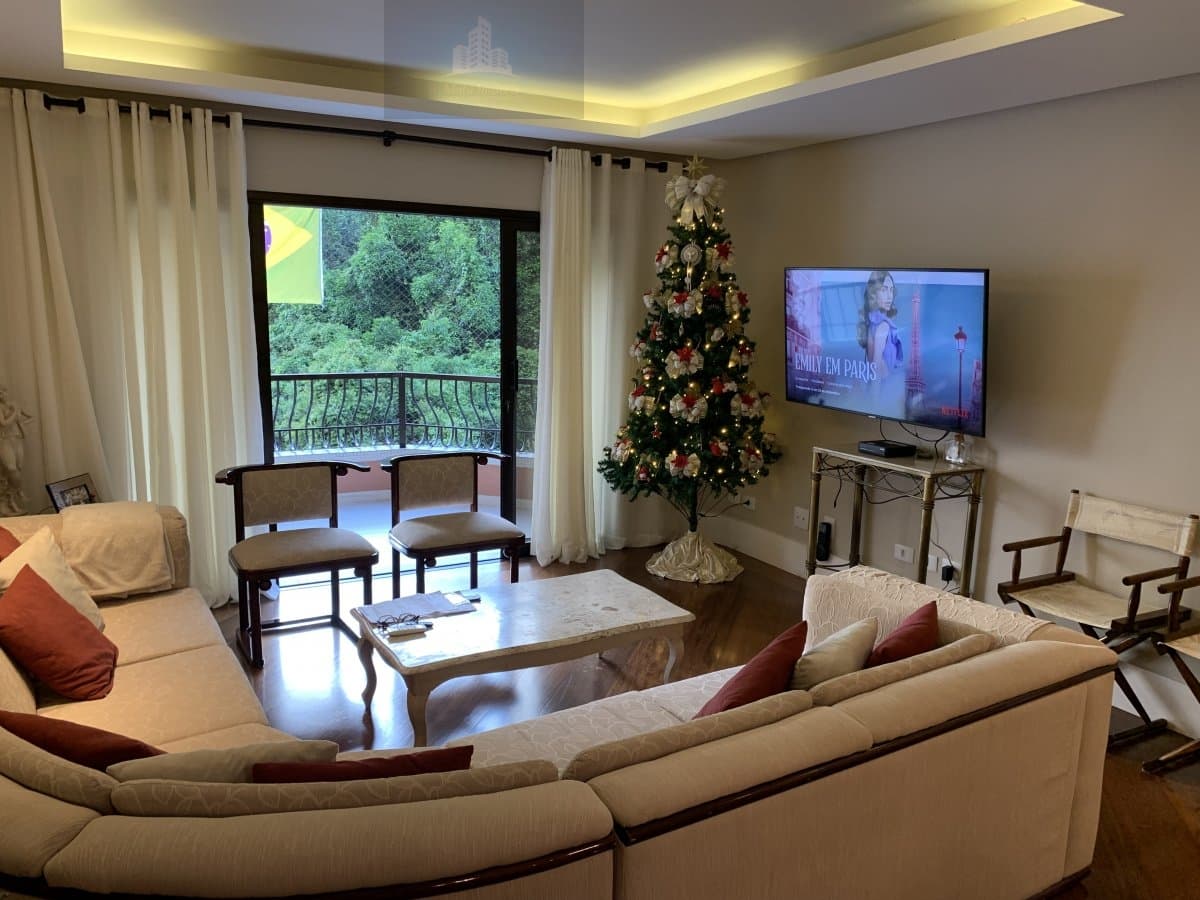 Região nobre e tranquila. Lazer com piscina. Finamente reformado. 188m2 útil. Todo avarandado. 03 Suítes. 02 vagas.