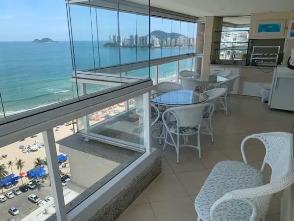 Frente ao Mar com Sacada Gourmet. Reformado. Climatizado. 03 Suítes.02 vagas e Lazer completo.