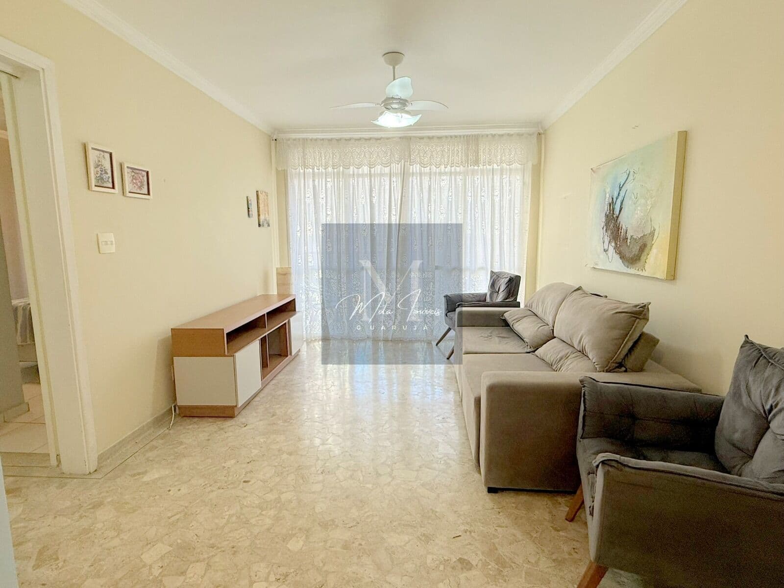 Próximo da praia. Lazer Completo. Bem conservado. 03 Dormitórios. 01 suíte. 02 vagas.