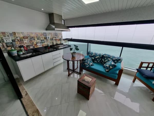Frente mar. Vista panorâmica. Varanda gourmet. Lazer completo.
