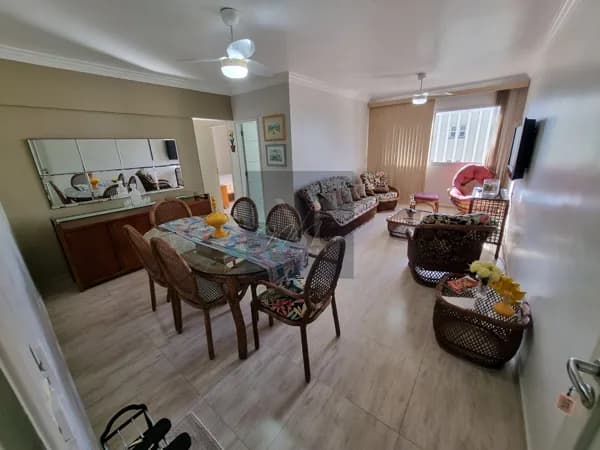 02 dormitórios. 02 vagas. Vista para o mar. Reformado. Sala com dois ambientes. Ao lado da praia.. .