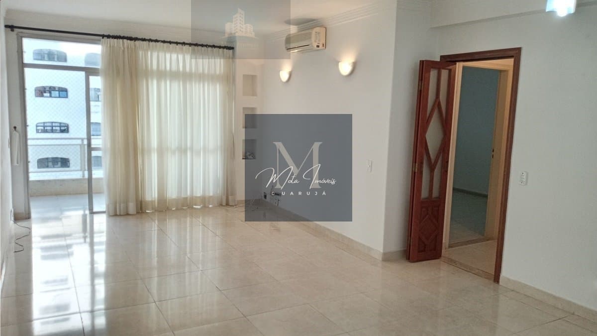 Próximo da praia e do Centro. Com 90m2 útil. 02 Dormitórios. Dependência. 01 vaga